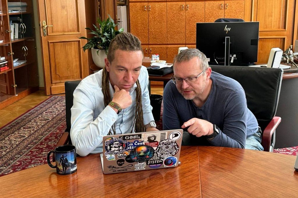 Piráti: Odklad digitalizace platí ode dneška. Vláda selhala, občané mají právo na moderní služby