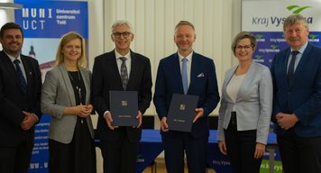 Kraj Vysočina podepsal memorandum o spolupráci s Masarykovou univerzitou Brno